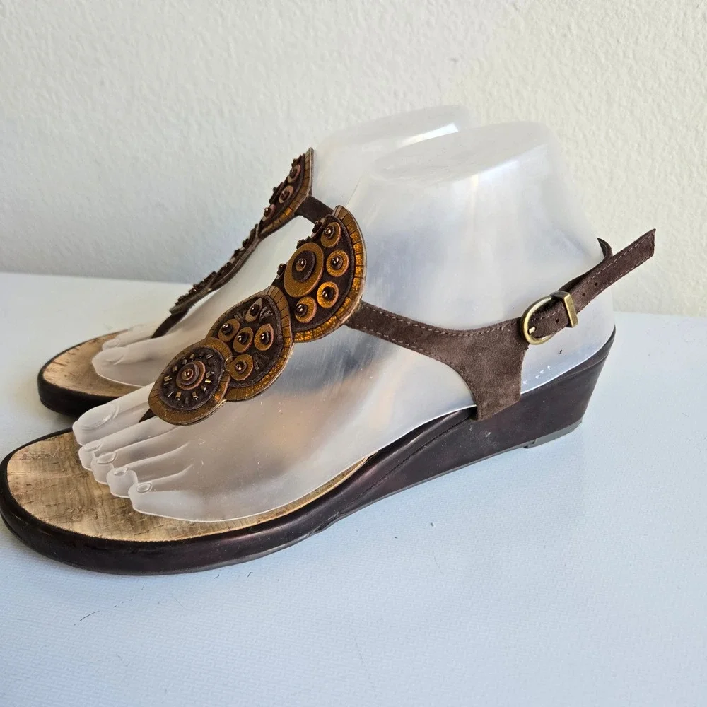Vaneli Brown Suede Wedge Sandals Gold Beaded Medallion T-Strap Women 9½ N